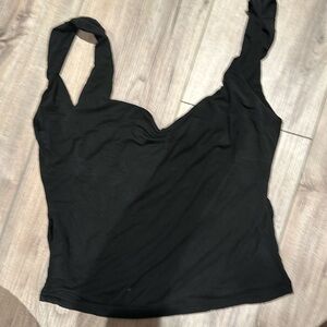 Black crop tank M